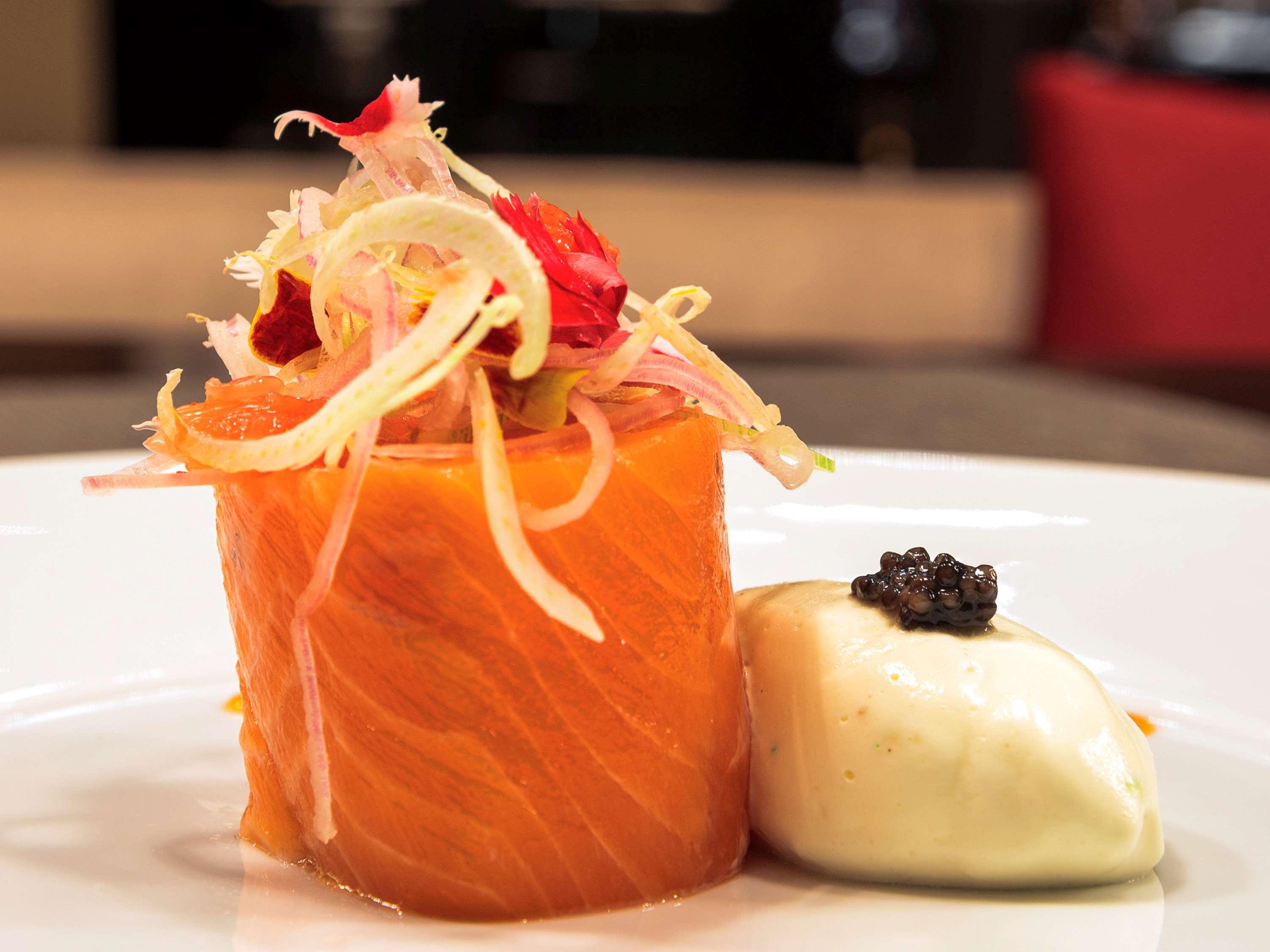 Sofitel Montevideo Casino Carrasco & Spa ภายนอก รูปภาพ Salmon tartar