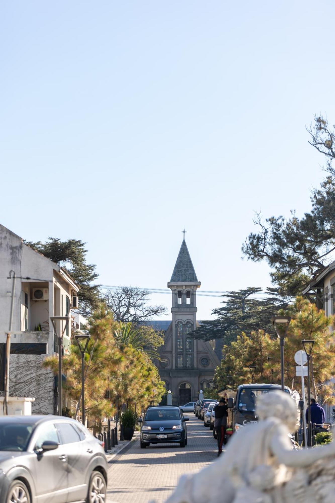 Sofitel Montevideo Casino Carrasco & Spa ภายนอก รูปภาพ The bell tower of the church